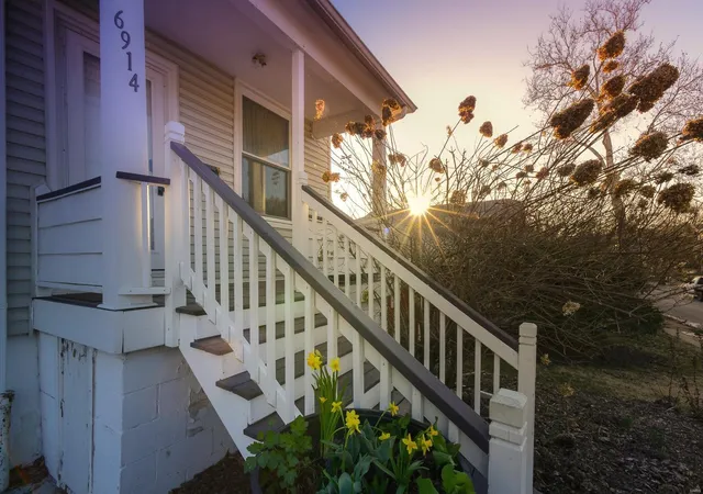 Photo 4 of Single family home for sale at 6914 W Park Ave, Saint Louis, MO 63139 | MLS# 25013744 | Listing updated on 2025-03-19
