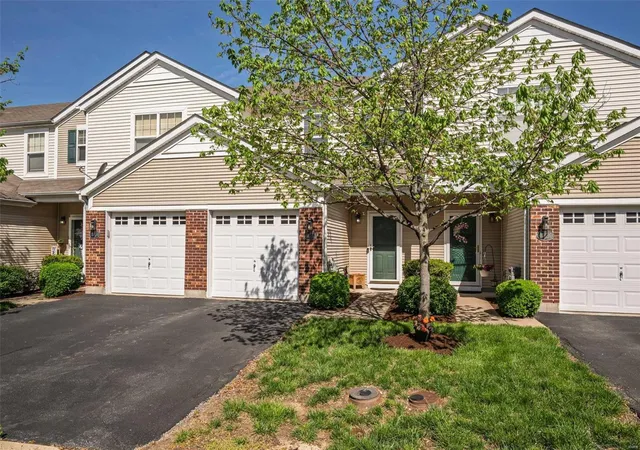 Photo 1 of Townhouse for sale at 4832 Heritage Hts Cir, Hazelwood, MO 63042 | MLS# 25013801 | Listing updated on 2025-04-26