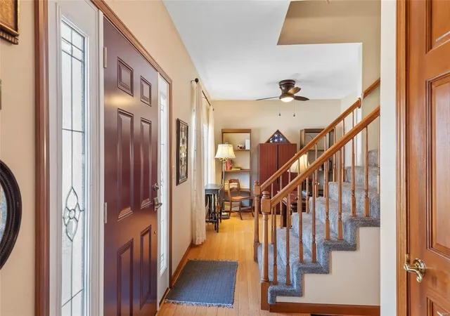 Photo 4 of Single family home for sale at 302 Willow Crk Dr, Edwardsville, IL 62025 | MLS# 25014188 | Listing updated on 2025-03-19