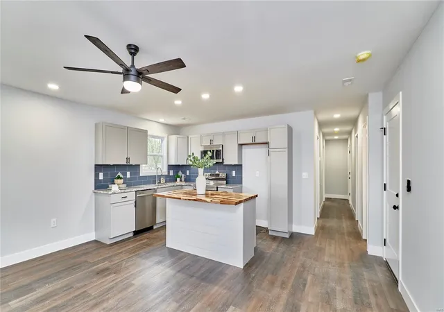 Photo 2 of Single family home for sale at 117 North Illinois St, New Florence, MO 63363 | MLS# 25014312 | Listing updated on 2025-04-25