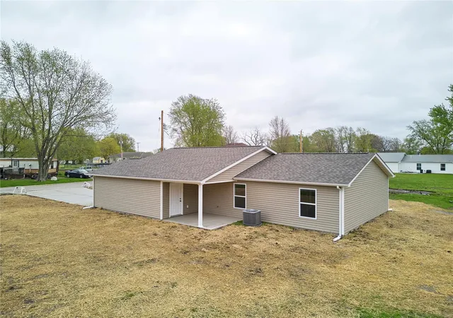 Photo 45 of Single family home for sale at 117 North Illinois St, New Florence, MO 63363 | MLS# 25014312 | Listing updated on 2025-04-25