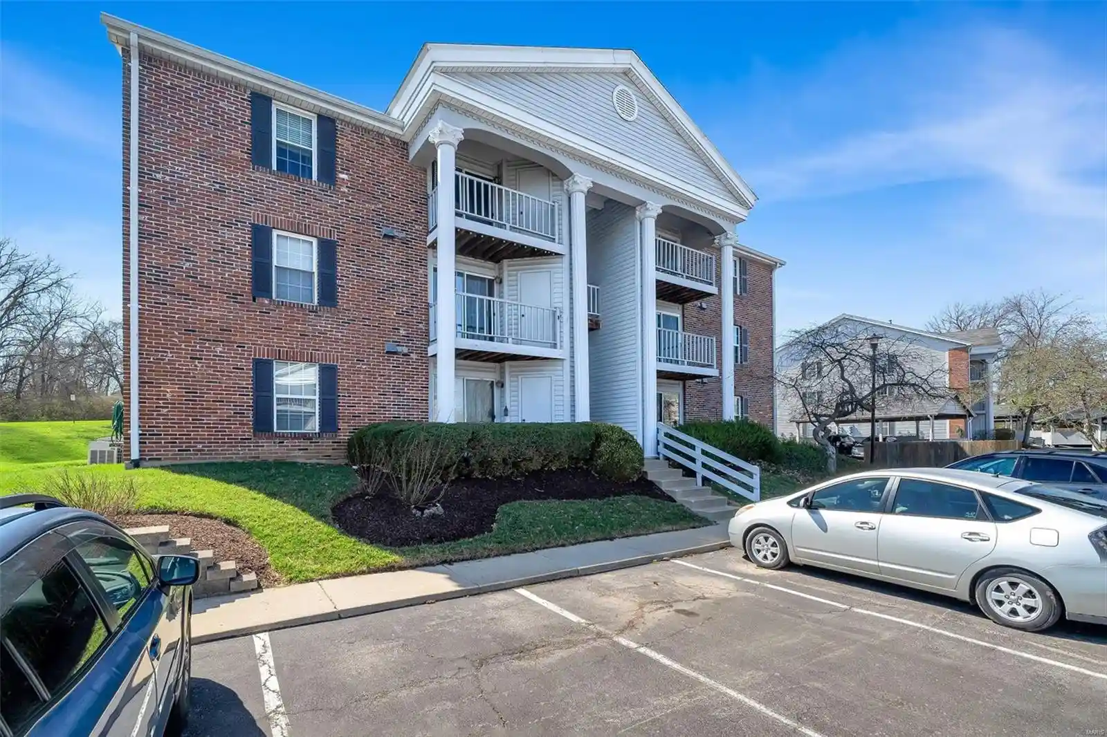 Listing Photo 2 - Condo for sale in 7410 Triwoods Dr located at 7410 Triwoods Dr, Shrewsbury, MO 63119 - Unit 7410 Triwoods Dr