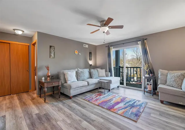 Listing Photo 5 - Condo for sale in building located at 7410 Triwoods Dr, Shrewsbury, MO 63119