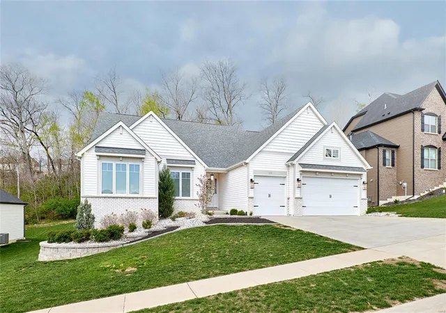 Photo 1 of Single family home for sale at 171 Wyndgate Valley Dr, Lake Saint Louis, MO 63367 | MLS# 25014792 | Listing updated on 2025-04-11