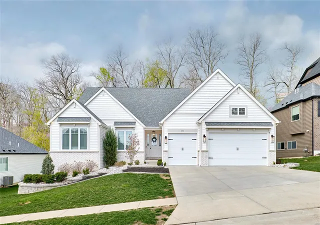 Photo 2 of Single family home for sale at 171 Wyndgate Valley Dr, Lake Saint Louis, MO 63367 | MLS# 25014792 | Listing updated on 2025-04-11