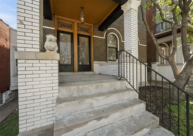 Photo 1 of Single family home for sale at 3520 S Compton Ave, Saint Louis, MO 63118 | MLS# 25015107 | Listing updated on 2025-04-28