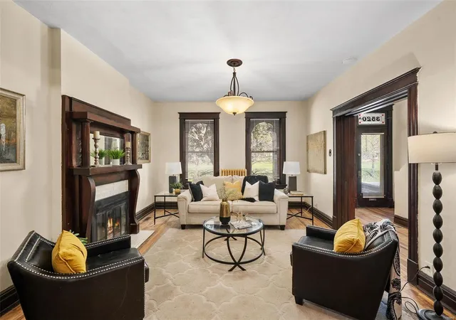 Photo 2 of Single family home for sale at 3520 S Compton Ave, Saint Louis, MO 63118 | MLS# 25015107 | Listing updated on 2025-04-28