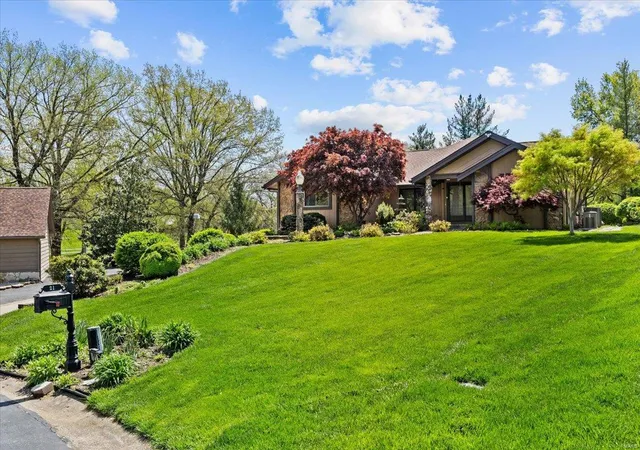 Photo 2 of Single family home for sale at 21 Number Three Green Dr, Saint Charles, MO 63303 | MLS# 25015596 | Listing updated on 2025-04-23