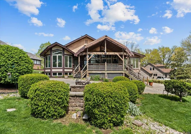 Photo 4 of Single family home for sale at 21 Number Three Green Dr, Saint Charles, MO 63303 | MLS# 25015596 | Listing updated on 2025-04-23