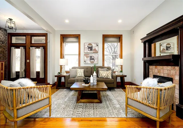 Photo 2 of Sale Pending at 3828 Fairview Ave, Saint Louis, MO 63116 | MLS# 25015642 | Listing updated on 2025-04-16
