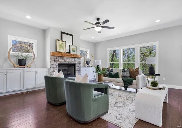 Photo 4 of Single family home for sale at 125 W Thornton Ave, Saint Louis, MO 63119 | MLS# 25016124 | Listing updated on 2025-04-09