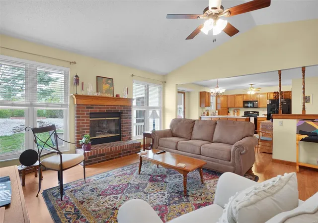 Photo 2 of Single family home for sale at 630 Bennington Dr, Saint Charles, MO 63304 | MLS# 25016956 | Listing updated on 2025-04-04