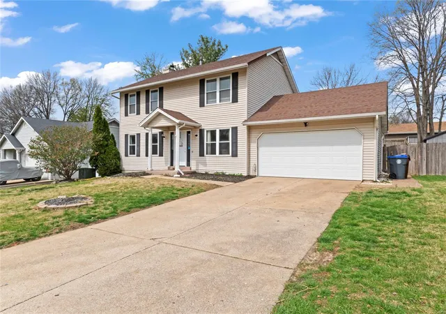 Photo 2 of Single family home for sale at 1295 Colby Dr, Saint Peters, MO 63376 | MLS# 25017336 | Listing updated on 2025-04-04