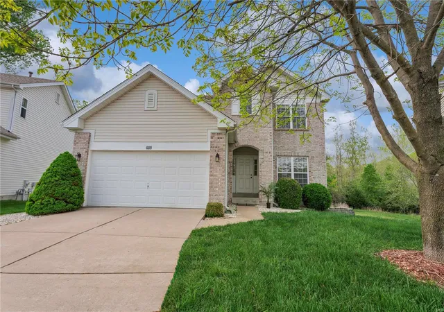 Photo 1 of Single family home for sale at 609 Brk Meadow Dr, Ballwin, MO 63021 | MLS# 25017769 | Listing updated on 2025-04-25