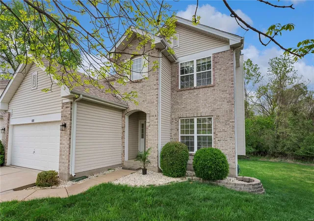 Photo 2 of Single family home for sale at 609 Brk Meadow Dr, Ballwin, MO 63021 | MLS# 25017769 | Listing updated on 2025-04-25