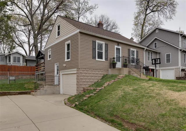 Photo 2 of Single family home for sale at 1328 Drayton Ave, Saint Louis, MO 63119 | MLS# 25017818 | Listing updated on 2025-04-08