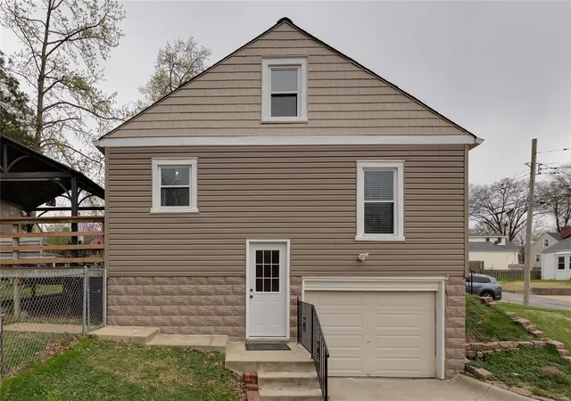 Photo 3 of Single family home for sale at 1328 Drayton Ave, Saint Louis, MO 63119 | MLS# 25017818 | Listing updated on 2025-04-08
