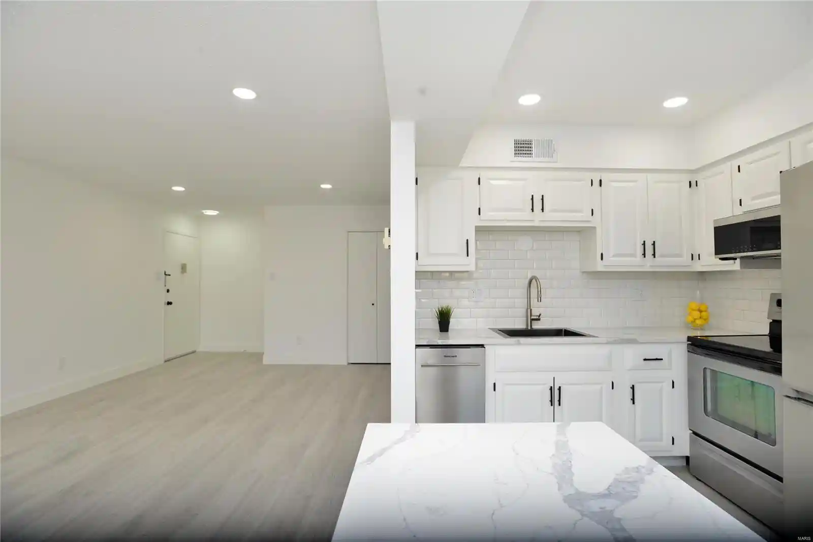 Listing Photo 1 - Condo for sale in 1680 Herault Pl located at 1680 Herault Pl, St. Louis, MO 63125 - Unit 1680 Herault Pl