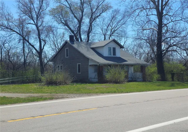 Photo 2 of Single family home for sale at 4230 N Highway 94, Saint Charles, MO 63301 | MLS# 25018458 | Listing updated on 2025-04-11