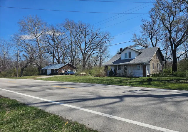 Photo 3 of Single family home for sale at 4230 N Highway 94, Saint Charles, MO 63301 | MLS# 25018458 | Listing updated on 2025-04-11