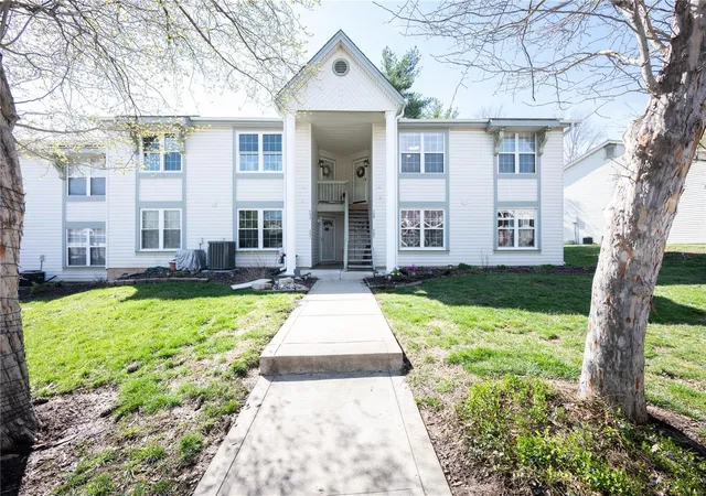 Listing Photo 1 - Condo for sale in building located at 749 Sugar Gln Dr, Saint Peters, MO 63376 - Unit #8