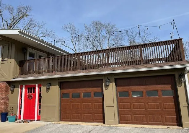 Photo 2 of Single family home for sale at 86 Pebblebrook Ln, Saint Louis, MO 63146 | MLS# 25018854 | Listing updated on 2025-04-13