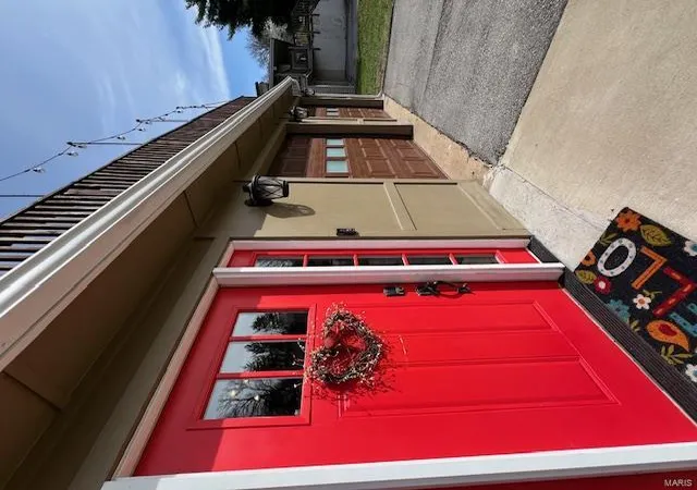 Photo 3 of Single family home for sale at 86 Pebblebrook Ln, Saint Louis, MO 63146 | MLS# 25018854 | Listing updated on 2025-04-13