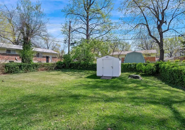 Photo 31 of Single family home for sale at 9932 Ashmont Dr, Saint Louis, MO 63136 | MLS# 25018932 | Listing updated on 2025-05-01