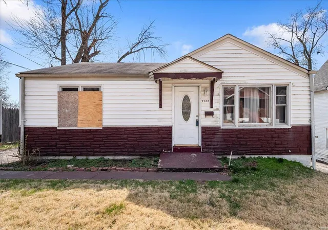 Photo 1 of Single family home for sale at 2508 Ada Ave, Saint Louis, MO 63136 | MLS# 25018935 | Listing updated on 2025-04-07