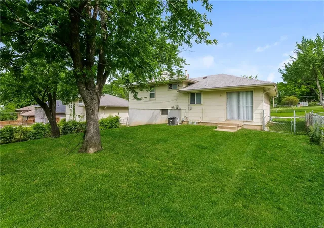 Photo 15 of Single family home for sale at 7807 E 118th Ter, Kansas City, MO 64134 | MLS# 25018953 | Listing updated on 2025-05-10
