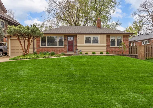 Photo 1 of Single family home for sale at 9724 Graystone Terr, Saint Louis, MO 63119 | MLS# 25019237 | Listing updated on 2025-04-12