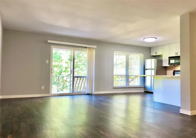 Listing Photo 5 - Condo for sale in building located at 10395 Forest Brk Ln, Saint Louis, MO 63146 - Unit #G