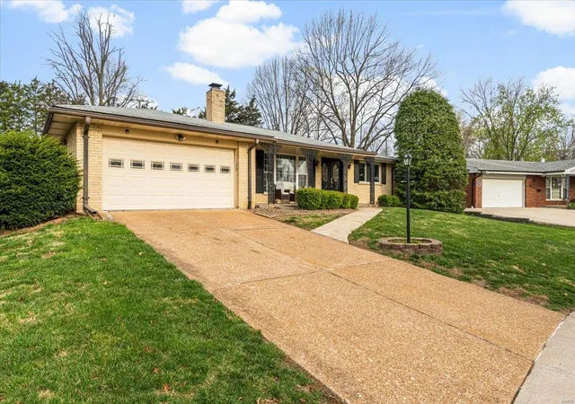 Photo 1 of Single family home for sale at 4615 Valmeyer Dr, Saint Louis, MO 63128 | MLS# 25019964 | Listing updated on 2025-04-02