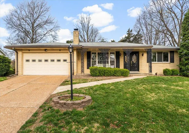 Photo 1 of Single family home for sale at 4615 Valmeyer Dr, Saint Louis, MO 63128 | MLS# 25019964 | Listing updated on 2025-04-02