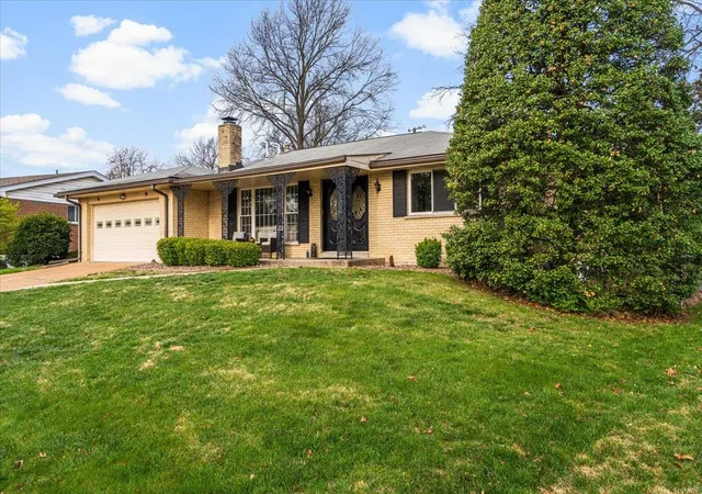 Photo 2 of Single family home for sale at 4615 Valmeyer Dr, Saint Louis, MO 63128 | MLS# 25019964 | Listing updated on 2025-04-02