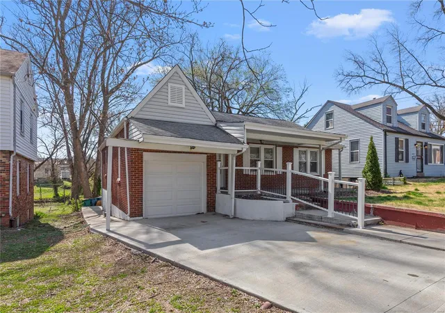 Photo 2 of Single family home for sale at 8810 Shady Grove Ave, Saint Louis, MO 63136 | MLS# 25019983 | Listing updated on 2025-04-10