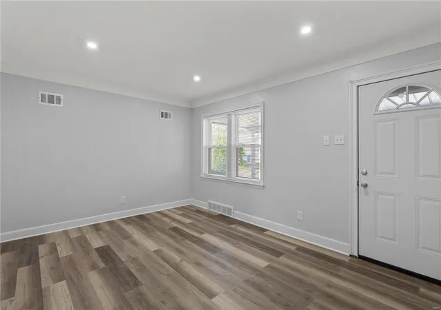Photo 3 of Single family home for sale at 8810 Shady Grove Ave, Saint Louis, MO 63136 | MLS# 25019983 | Listing updated on 2025-04-10