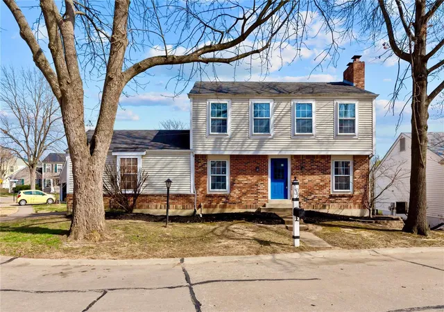 Photo 2 of Single family home for sale at 102 Lamplighter Way, O Fallon, MO 63368 | MLS# 25020220 | Listing updated on 2025-04-25