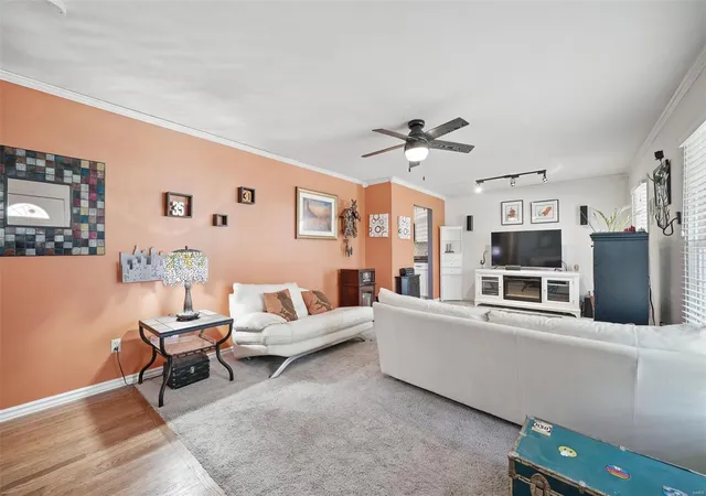 Photo 3 of Single family home for sale at 3301 Lightfoot Dr, Saint Charles, MO 63301 | MLS# 25020252 | Listing updated on 2025-04-08