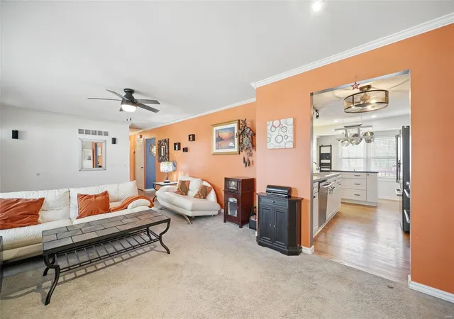 Photo 4 of Single family home for sale at 3301 Lightfoot Dr, Saint Charles, MO 63301 | MLS# 25020252 | Listing updated on 2025-04-08