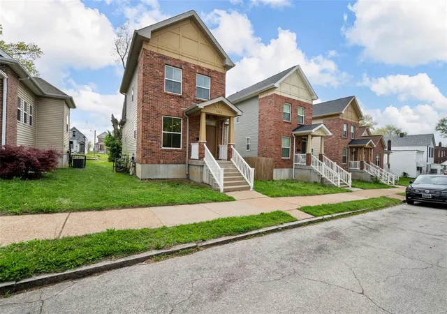Photo 3 of Single family home for sale at 5220 Conde St, Saint Louis, MO 63107 | MLS# 25020564 | Listing updated on 2025-04-22
