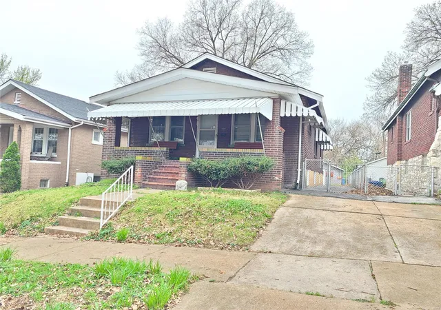 Photo 1 of Single family home for sale at 3619 Holt Ave, Saint Louis, MO 63116 | MLS# 25020775 | Listing updated on 2025-04-13