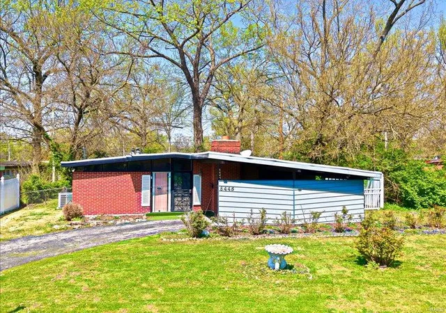 Photo 2 of Single family home for sale at 8445 Bayberry Dr, Saint Louis, MO 63134 | MLS# 25020913 | Listing updated on 2025-04-19