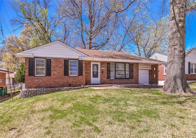 Photo 1 of Single family home for sale at 9427 Yorktown Dr, Saint Louis, MO 63137 | MLS# 25020944 | Listing updated on 2025-04-16
