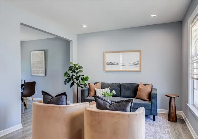 Photo 3 of Single family home for sale at 9427 Yorktown Dr, Saint Louis, MO 63137 | MLS# 25020944 | Listing updated on 2025-04-16