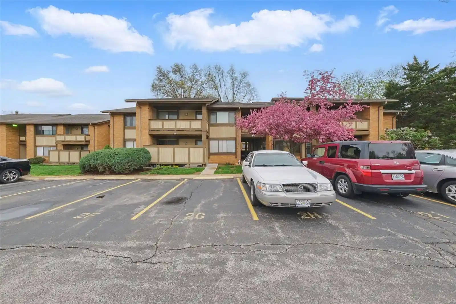 Listing Photo 1 - Condo for sale in 2 Fairways Cir located at 2 Fairways Cir, St. Charles, MO 63303 - Unit 2 Fairways Cir