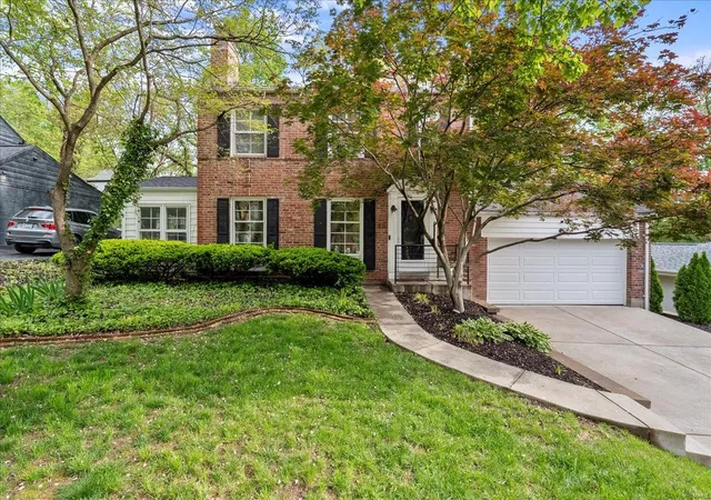Photo 1 of Single family home for sale at 1121 North Dr, Saint Louis, MO 63122 | MLS# 25021035 | Listing updated on 2025-04-30