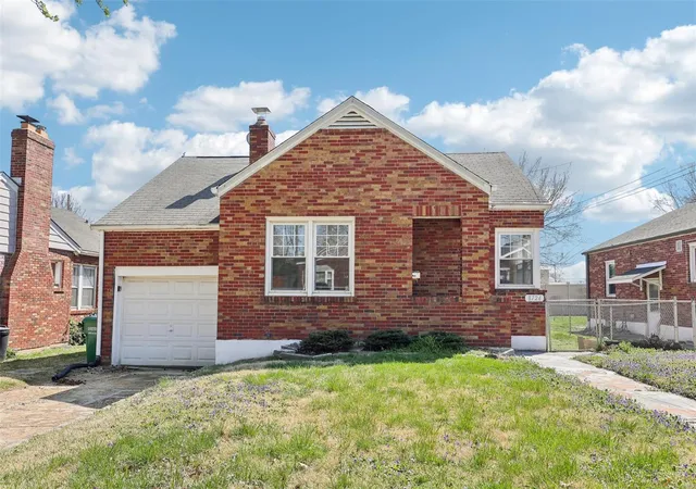 Photo 2 of Single family home for sale at 8724 Magdalen Ave, Saint Louis, MO 63144 | MLS# 25021093 | Listing updated on 2025-04-10