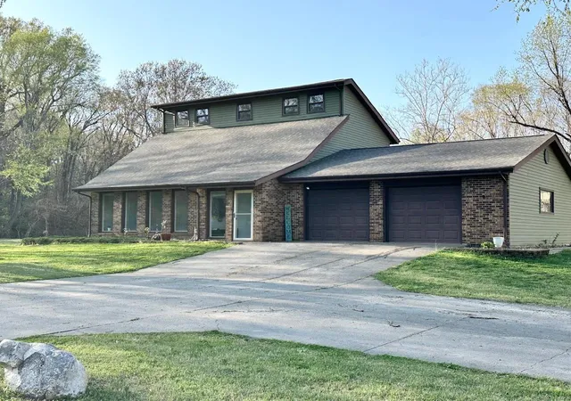 Photo 2 of Single family home for sale at 18273 Thomas Dr, Dexter, MO 63841 | MLS# 25021164 | Listing updated on 2025-04-09