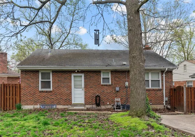 Photo 2 of Single family home for sale at 2235 Laverne Ct, Saint Louis, MO 63144 | MLS# 25021232 | Listing updated on 2025-04-13